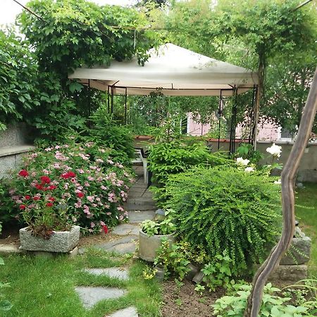 Hotel Stai Za Gosti Venera à Hisarya Extérieur photo