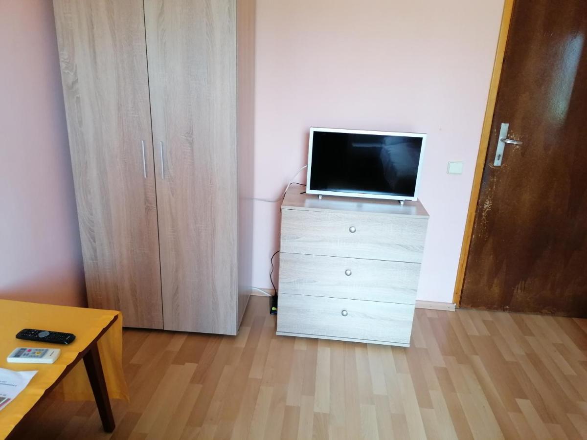 Hotel Stai Za Gosti Venera à Hisarya Extérieur photo