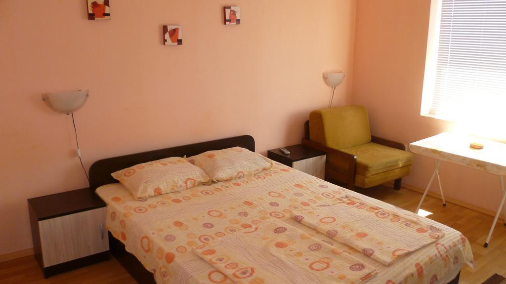 Hotel Stai Za Gosti Venera à Hisarya Chambre photo