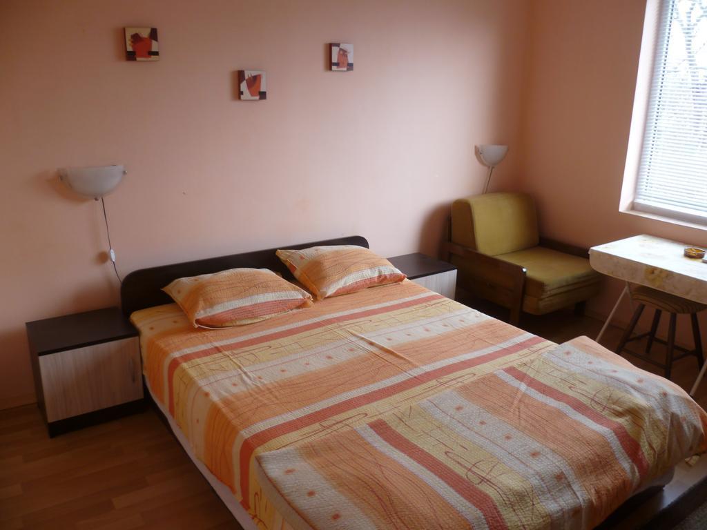 Hotel Stai Za Gosti Venera à Hisarya Chambre photo