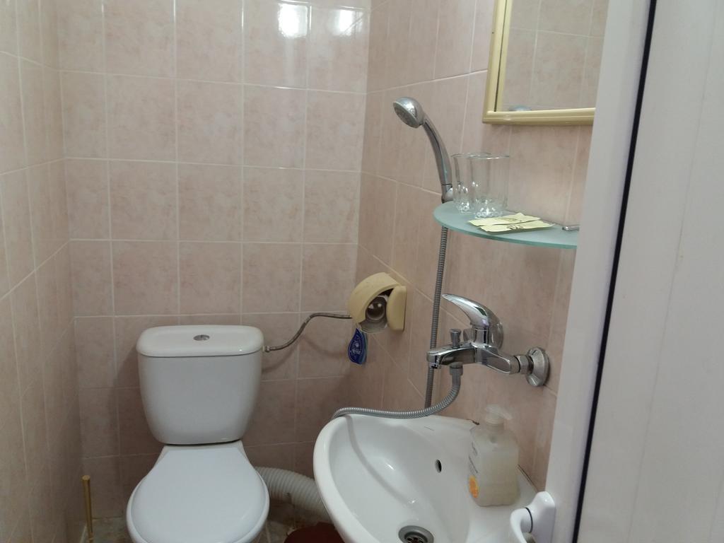 Hotel Stai Za Gosti Venera à Hisarya Extérieur photo
