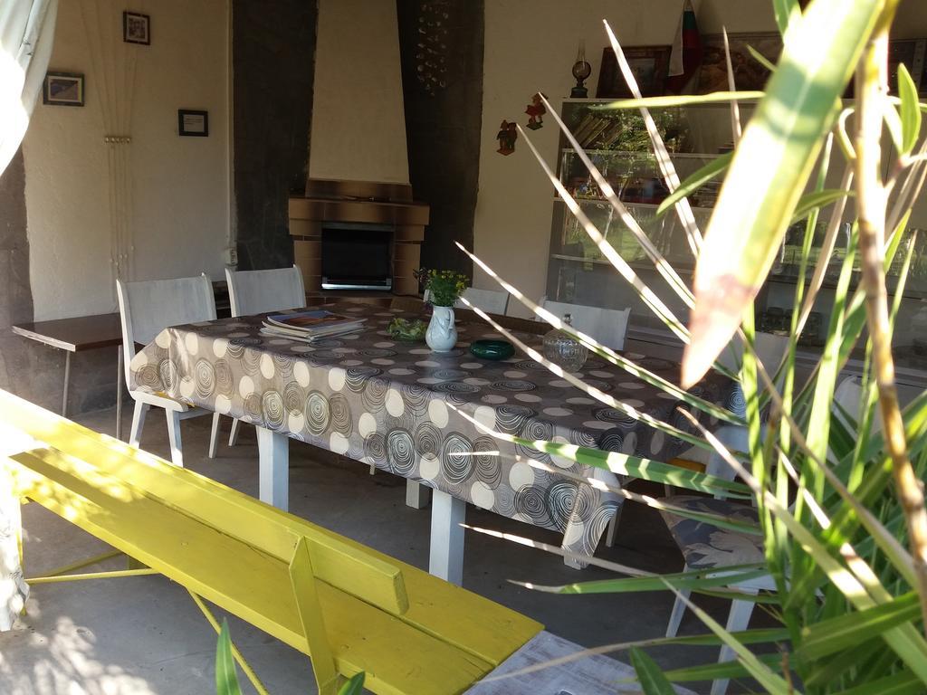 Hotel Stai Za Gosti Venera à Hisarya Extérieur photo