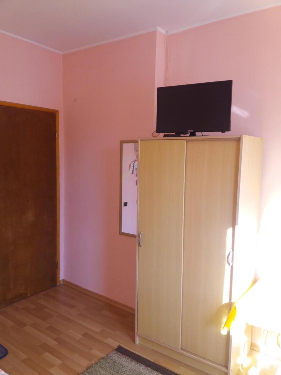Hotel Stai Za Gosti Venera à Hisarya Extérieur photo